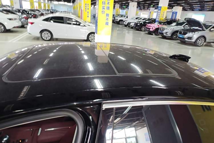 Used Hongqi H5 2024 2.0T Automatic Smart Connect Flagship Edition Roof