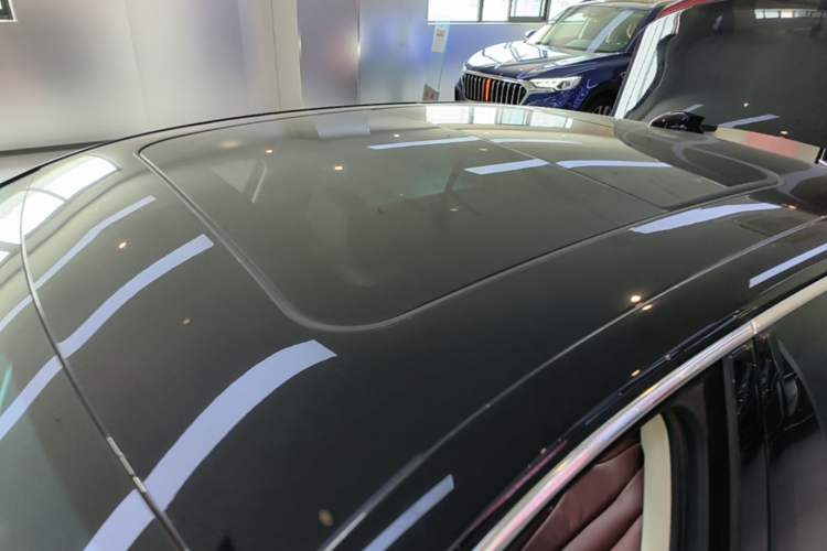 Used Hongqi H5 2024 2.0T Automatic Smart Connect Flagship Edition Roof
