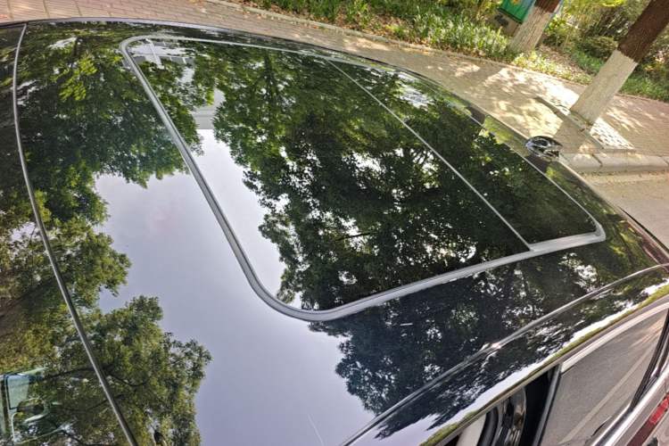 Used Hongqi H5 2024 2.0T Automatic Smart Connect Flagship Edition Roof