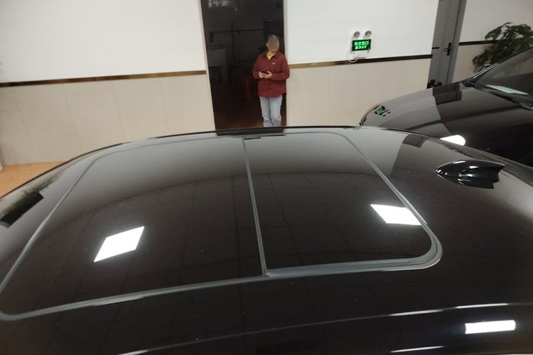 Used Hongqi H5 2024 2.0T Automatic Smart Connect Flagship Edition Roof