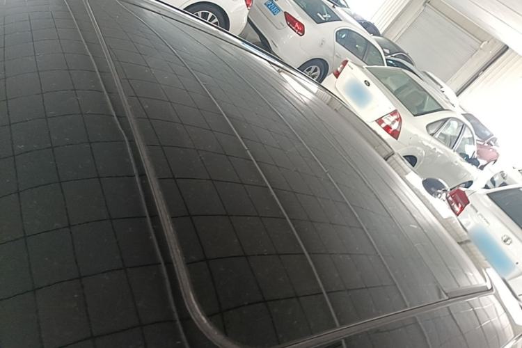 Used Hongqi H5 2024 2.0T Automatic Smart Connect Flagship Edition Roof