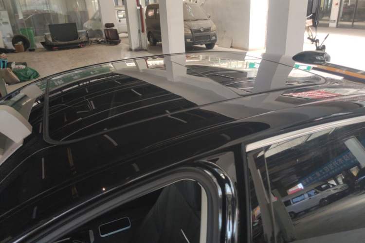 Used Hongqi H5 2024 2.0T Automatic Smart Connect Flagship Edition Roof