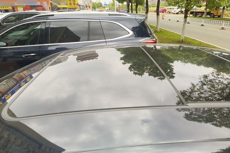 Used Hongqi H5 2024 2.0T Automatic Smart Connect Flagship Edition Roof