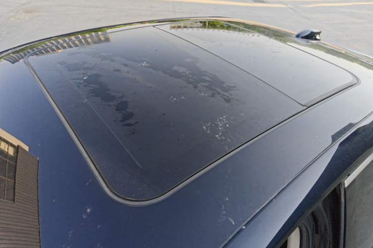 Used Hongqi H5 2024 1.5T DCT Smart Connect Flagship Edition Roof