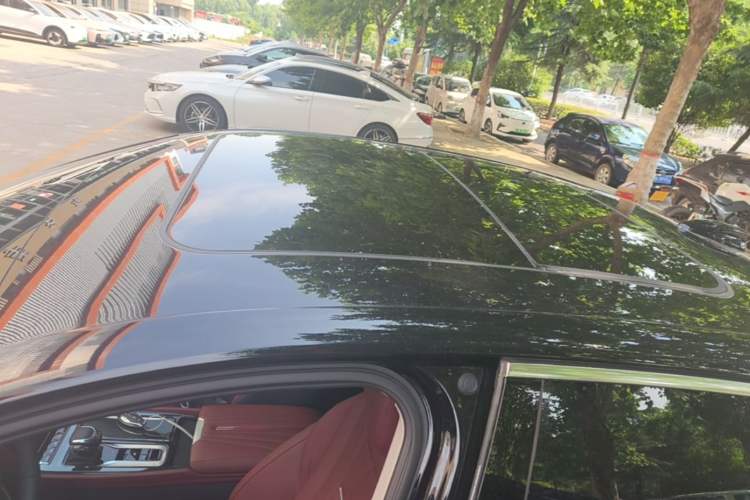 Used Hongqi H5 2024 1.5T DCT Smart Connect Flagship Edition Roof