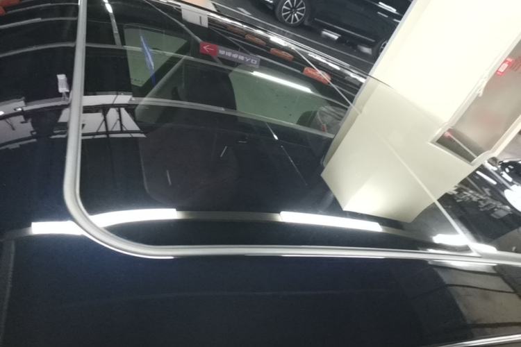 Used Hongqi H5 2024 2.0T Automatic Smart Connect Flagship Edition Roof