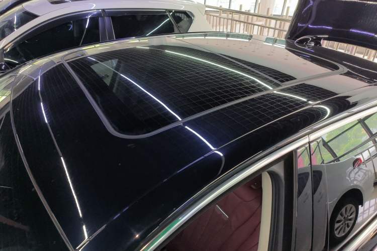 Used Hongqi H5 2024 2.0T Automatic Smart Connect Flagship Edition Roof