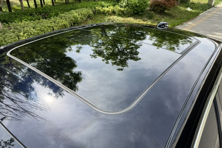 Used Hongqi H5 2024 2.0T Automatic Smart Connect Flagship Edition Roof