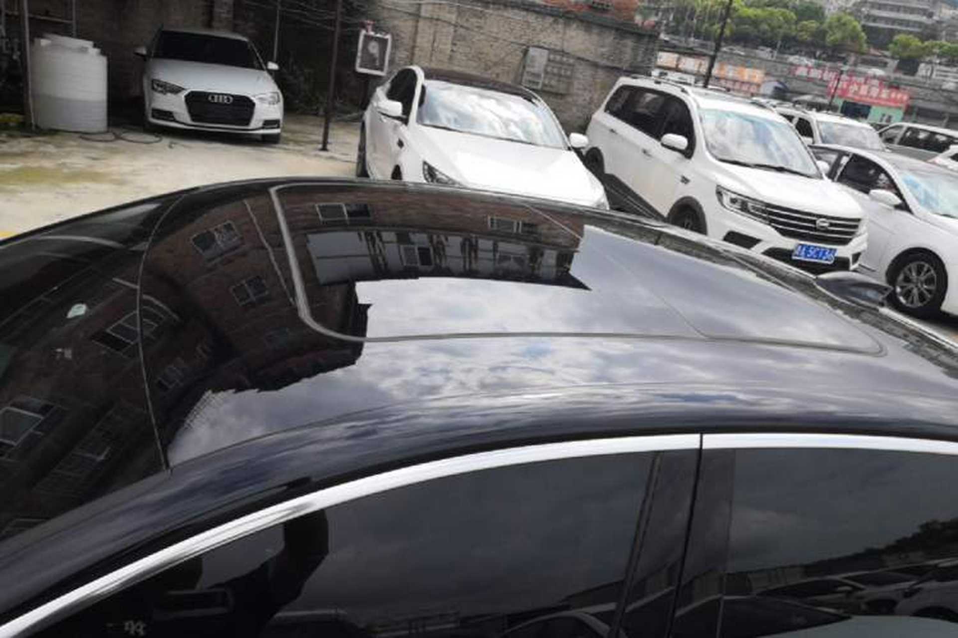 Used Hongqi H5 2024 2.0T Automatic Smart Connect Flagship Edition Roof
