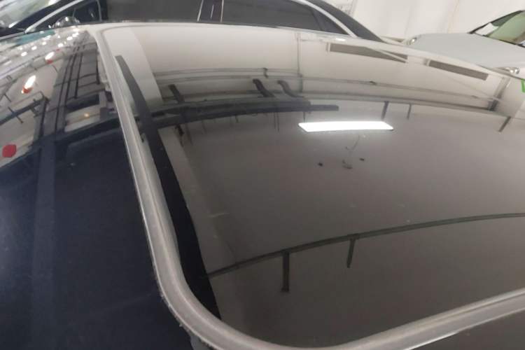 Used Hongqi H5 2024 2.0T Automatic Smart Connect Flagship Edition Roof
