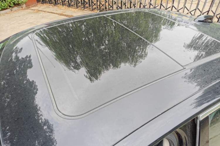 Used Hongqi H5 2024 1.5T DCT Smart Connect Flagship Edition Roof