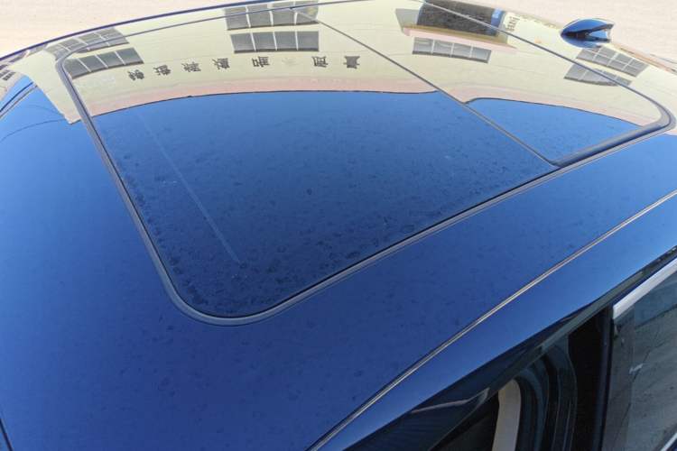 Used Hongqi H5 2024 1.5T DCT Smart Connect Flagship Edition Roof