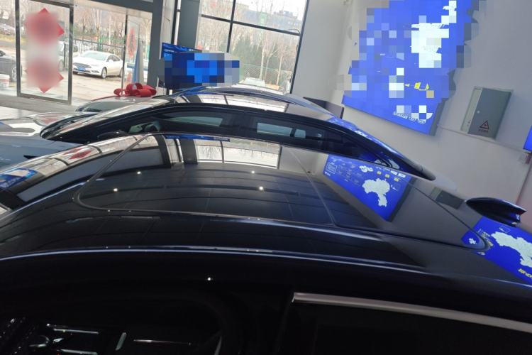 Used Hongqi H5 2024 2.0T Automatic Smart Connect Flagship Edition Roof