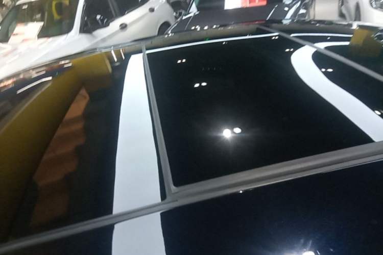 Used Hongqi H5 2024 1.5T DCT Smart Connect Flagship Edition Roof