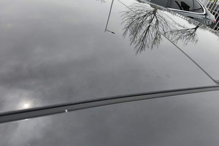 Used Hongqi H5 2024 2.0T Automatic Smart Connect Flagship Edition Roof