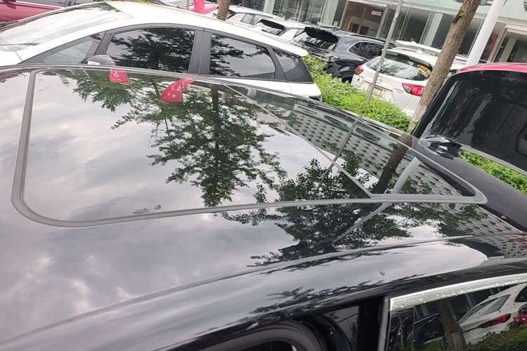 Used Hongqi H5 2024 1.5T DCT Smart Connect Flagship Edition Roof