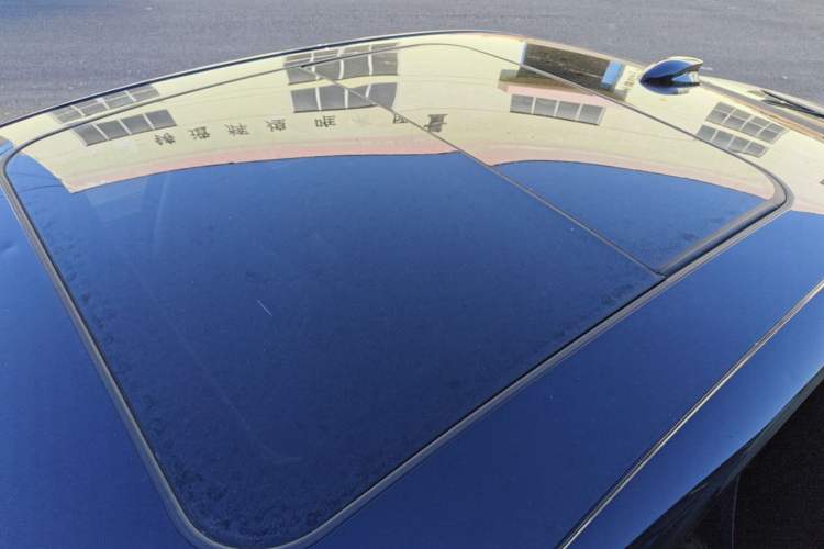 Used Hongqi H5 2024 1.5T DCT Smart Connect Flagship Edition Roof