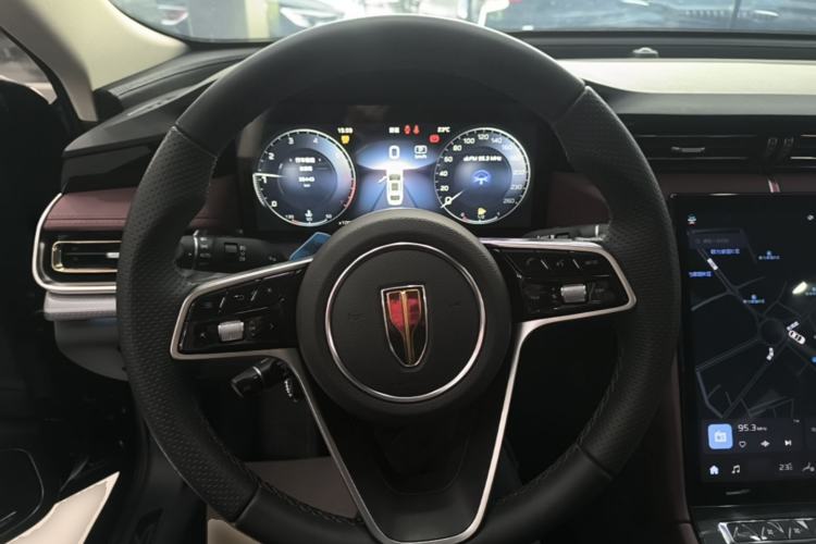 Used Hongqi H5 2024 2.0T Automatic Smart Connect Flagship Edition Steering Wheel
