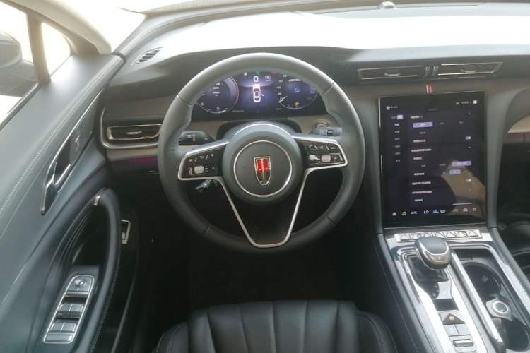 Used Hongqi H5 2024 2.0T Automatic Smart Connect Flagship Edition Steering Wheel