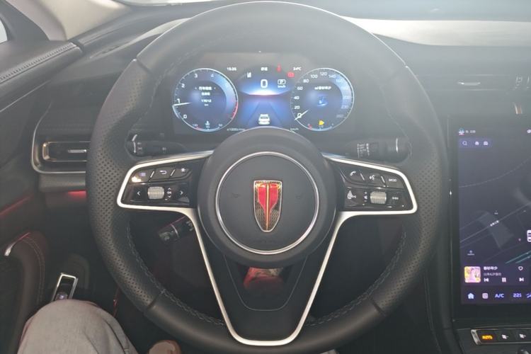 Used Hongqi H5 2024 2.0T Automatic Smart Connect Flagship Edition Steering Wheel