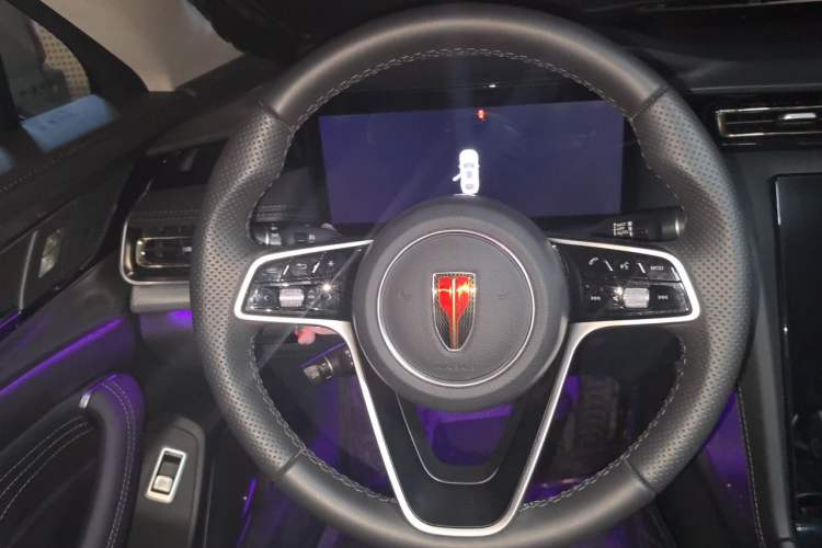 Used Hongqi H5 2024 2.0T Automatic Smart Connect Flagship Edition Steering Wheel