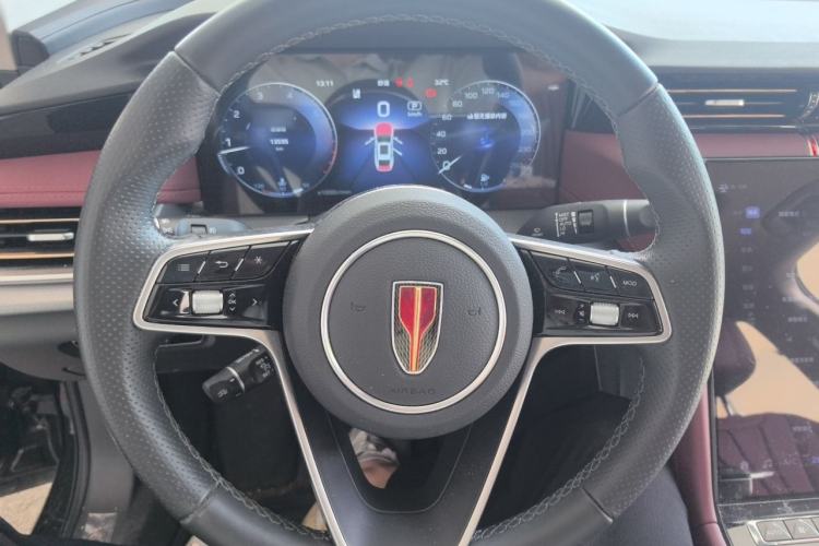 Used Hongqi H5 2024 2.0T Automatic Smart Connect Flagship Edition Steering Wheel