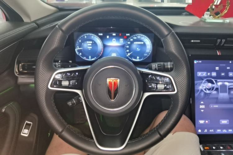 Used Hongqi H5 2024 2.0T Automatic Smart Connect Flagship Edition Steering Wheel