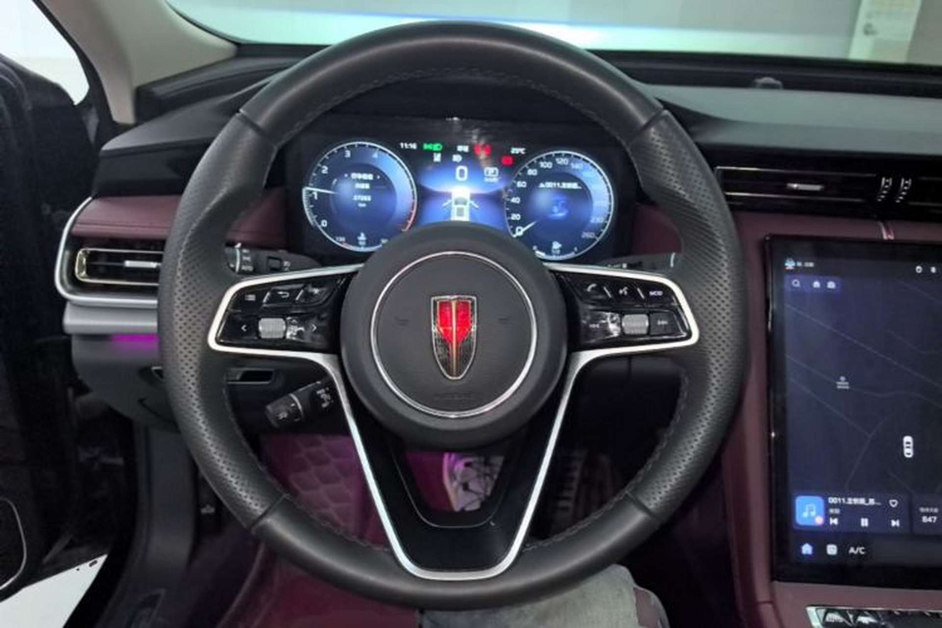 Used Hongqi H5 2024 2.0T Automatic Smart Connect Flagship Edition Steering Wheel