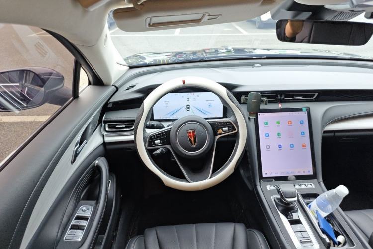 Used Hongqi H5 2024 2.0T Automatic Smart Connect Flagship Edition Steering Wheel