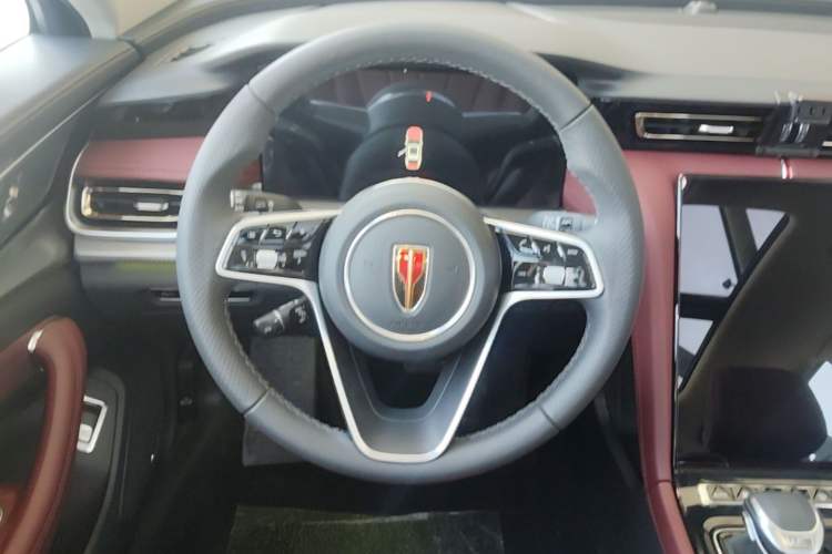Used Hongqi H5 2024 2.0T Automatic Smart Connect Flagship Edition Steering Wheel