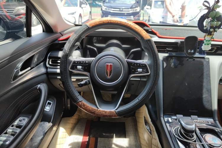 Used Hongqi H5 2024 2.0T Automatic Smart Connect Flagship Edition Steering Wheel