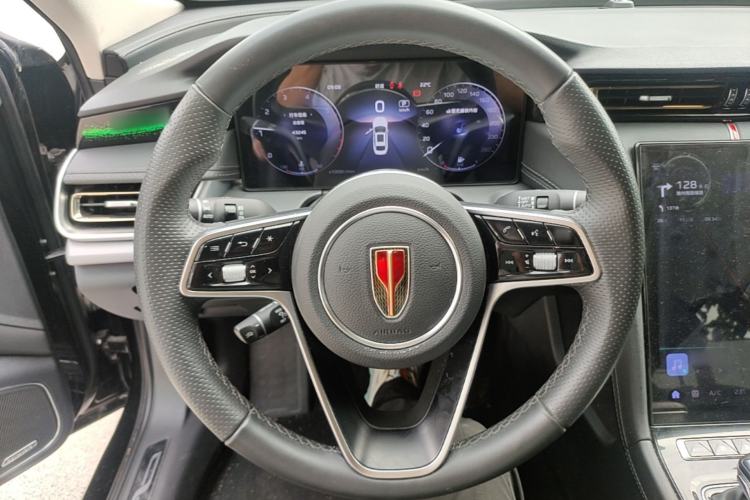 Used Hongqi H5 2024 2.0T Automatic Smart Connect Flagship Edition Steering Wheel
