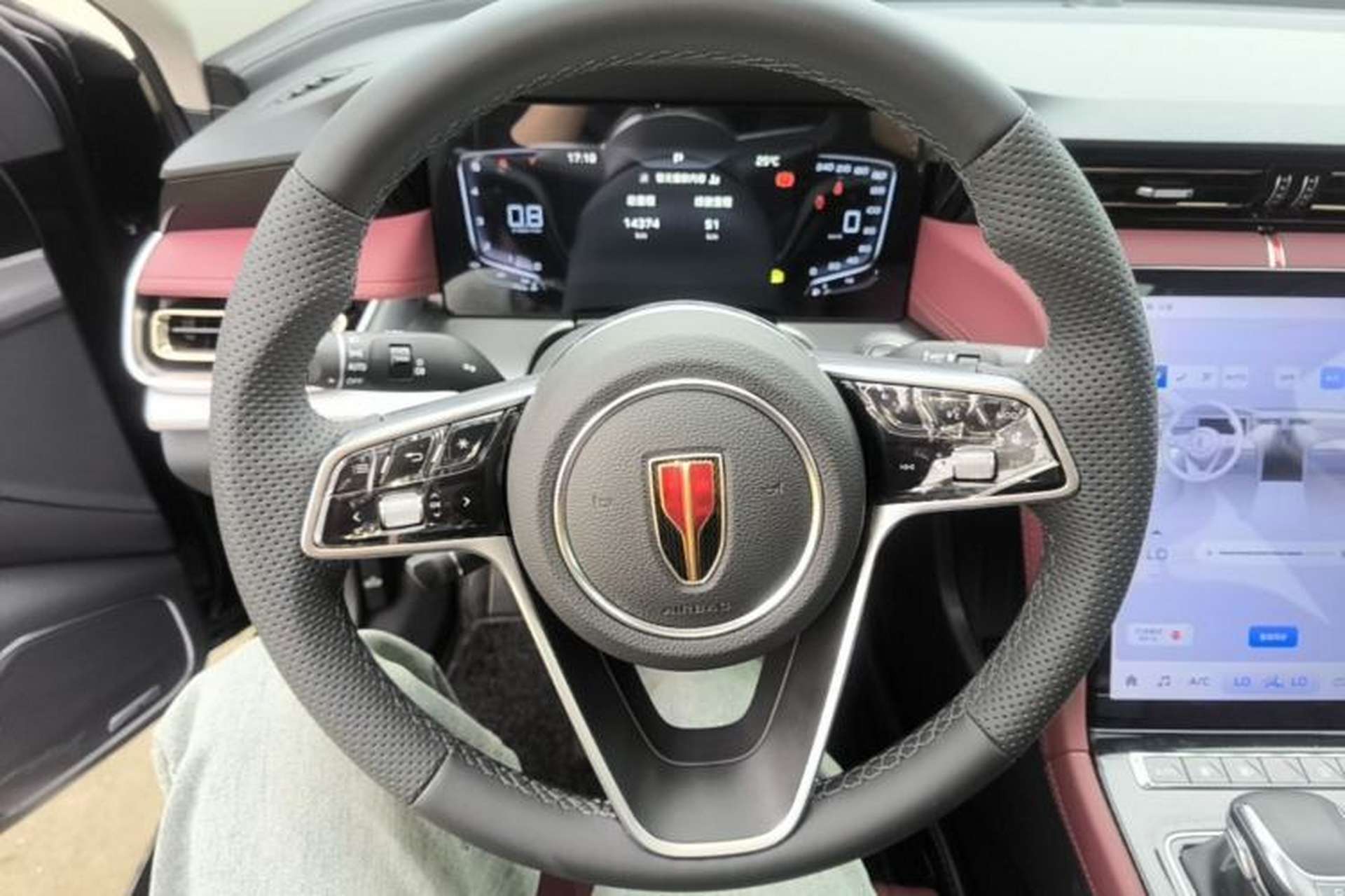 Used Hongqi H5 2024 1.5T DCT Smart Connect Flagship Edition Steering Wheel