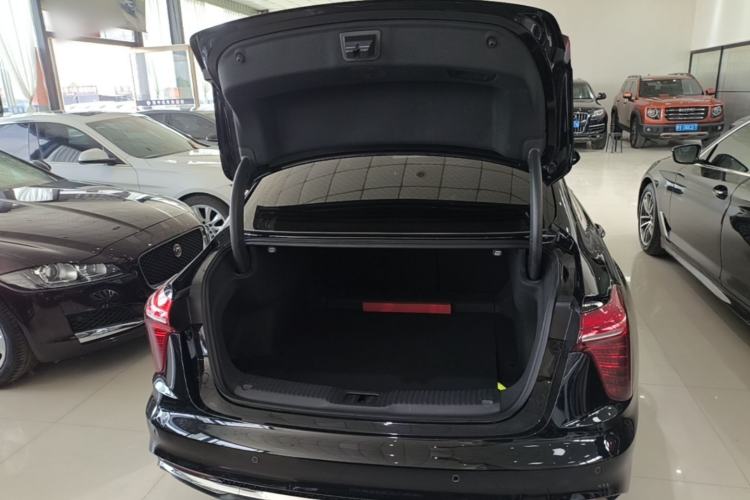 Used Hongqi H5 2024 2.0T Automatic Smart Connect Flagship Edition Trunk