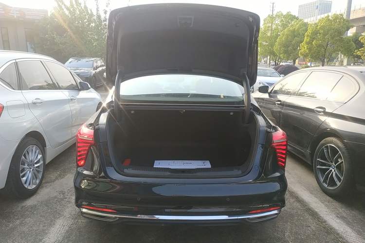 Used Hongqi H5 2024 2.0T Automatic Smart Connect Flagship Edition Trunk