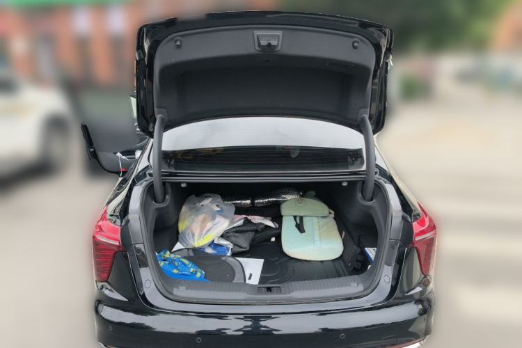 Used Hongqi H5 2024 2.0T Automatic Smart Connect Flagship Edition Trunk