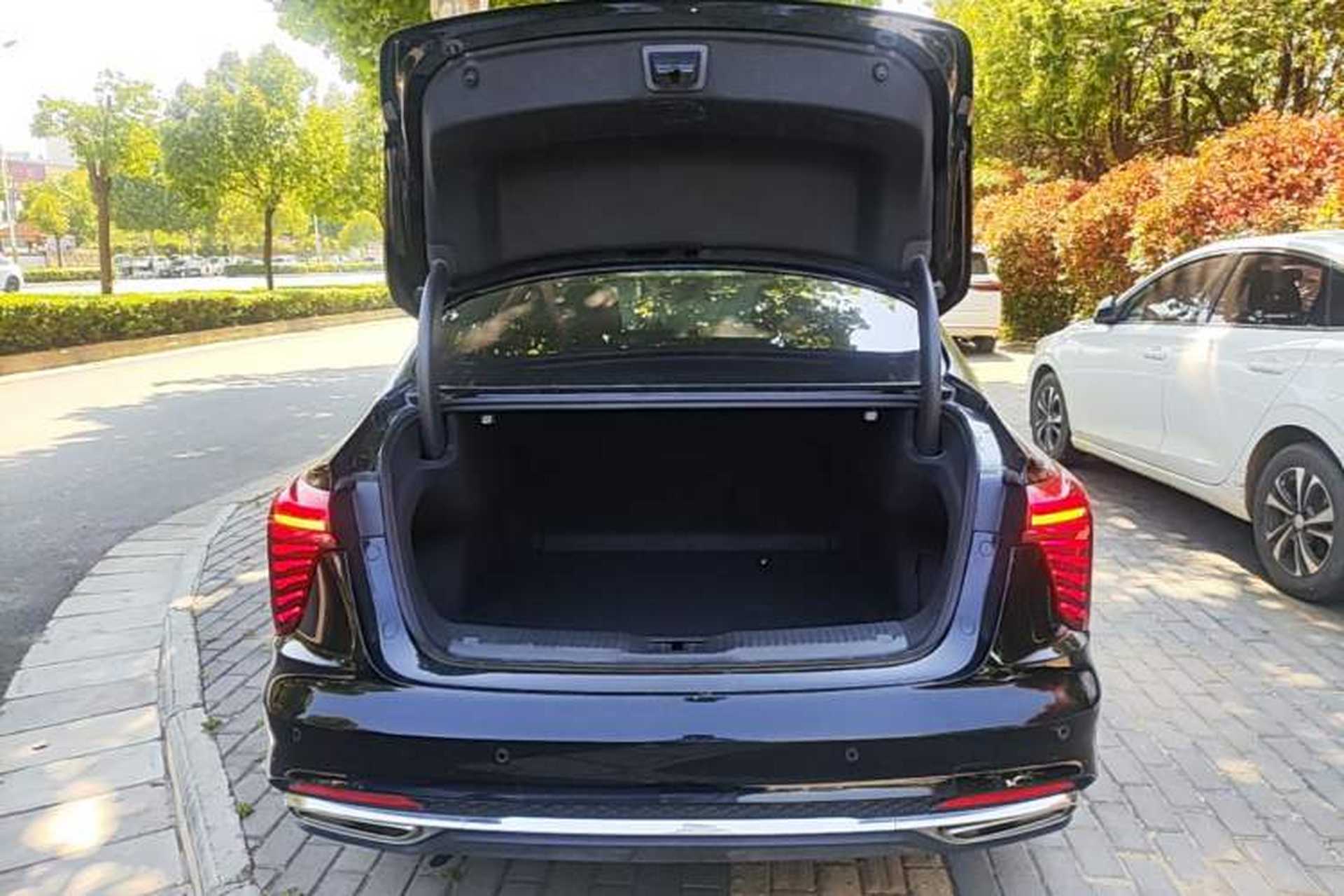 Used Hongqi H5 2024 2.0T Automatic Smart Connect Flagship Edition Trunk