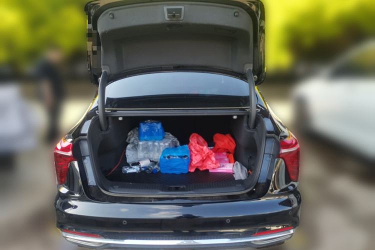 Used Hongqi H5 2024 2.0T Automatic Smart Connect Flagship Edition Trunk