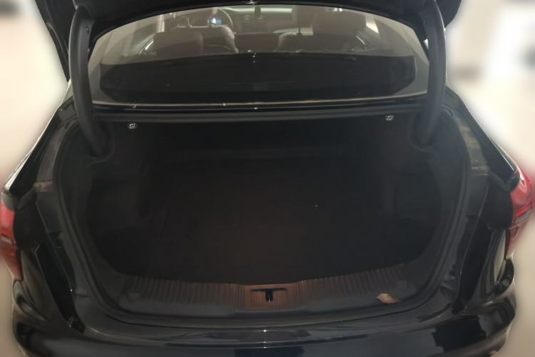 Used Hongqi H5 2024 1.5T DCT Smart Connect Flagship Edition Trunk