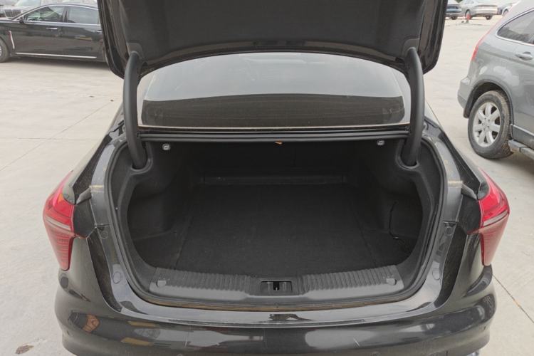 Used Hongqi H5 2024 1.5T DCT Smart Connect Flagship Edition Trunk
