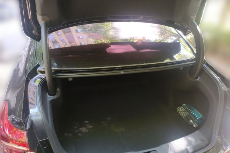 Used Hongqi H5 2024 1.5T DCT Smart Connect Flagship Edition Trunk