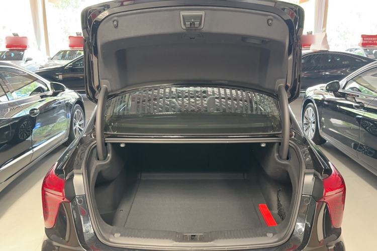Used Hongqi H5 2024 2.0T Automatic Smart Connect Flagship Edition Trunk