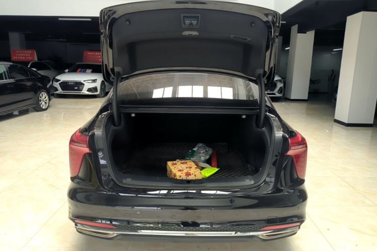 Used Hongqi H5 2024 2.0T Automatic Smart Connect Flagship Edition Trunk