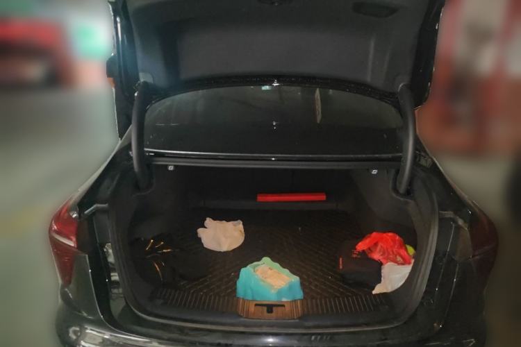 Used Hongqi H5 2024 2.0T Automatic Smart Connect Flagship Edition Trunk