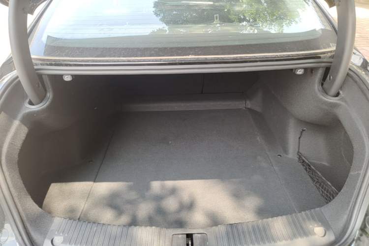 Used Hongqi H5 2024 1.5T DCT Smart Connect Flagship Edition Trunk