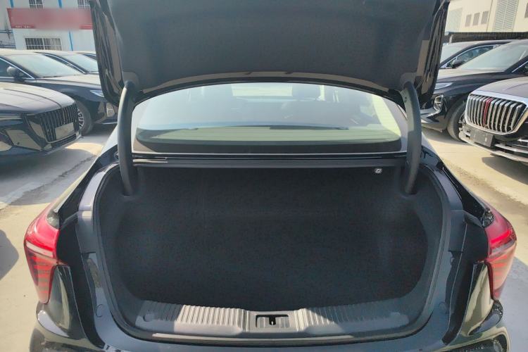 Used Hongqi H5 2024 1.5T DCT Smart Connect Flagship Edition Trunk