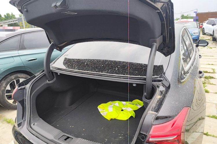 Used Hongqi H5 2024 1.5T DCT Smart Connect Flagship Edition Trunk