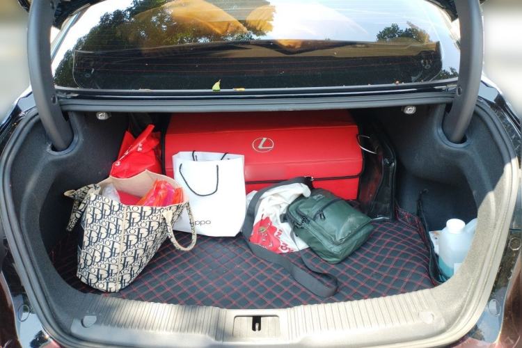 Used Hongqi H5 2024 1.5T DCT Smart Connect Flagship Edition Trunk