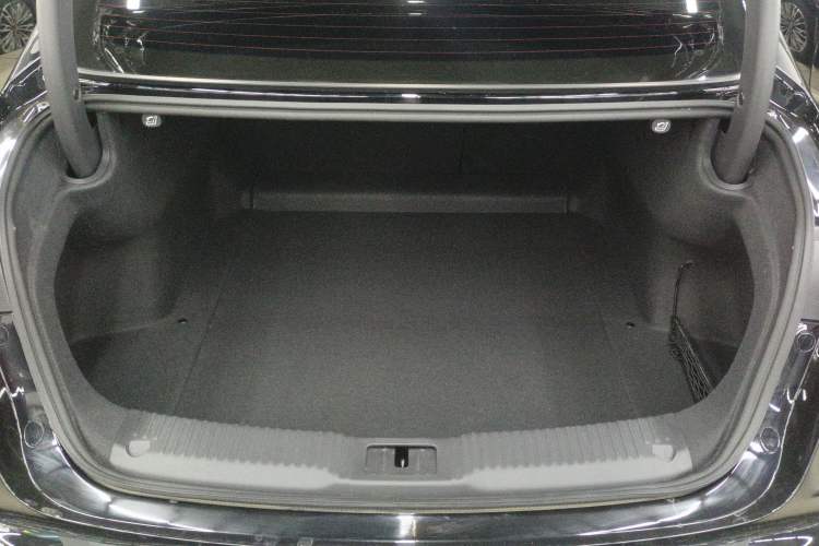 Used Hongqi H5 2024 1.5T DCT Smart Connect Flagship Edition Trunk