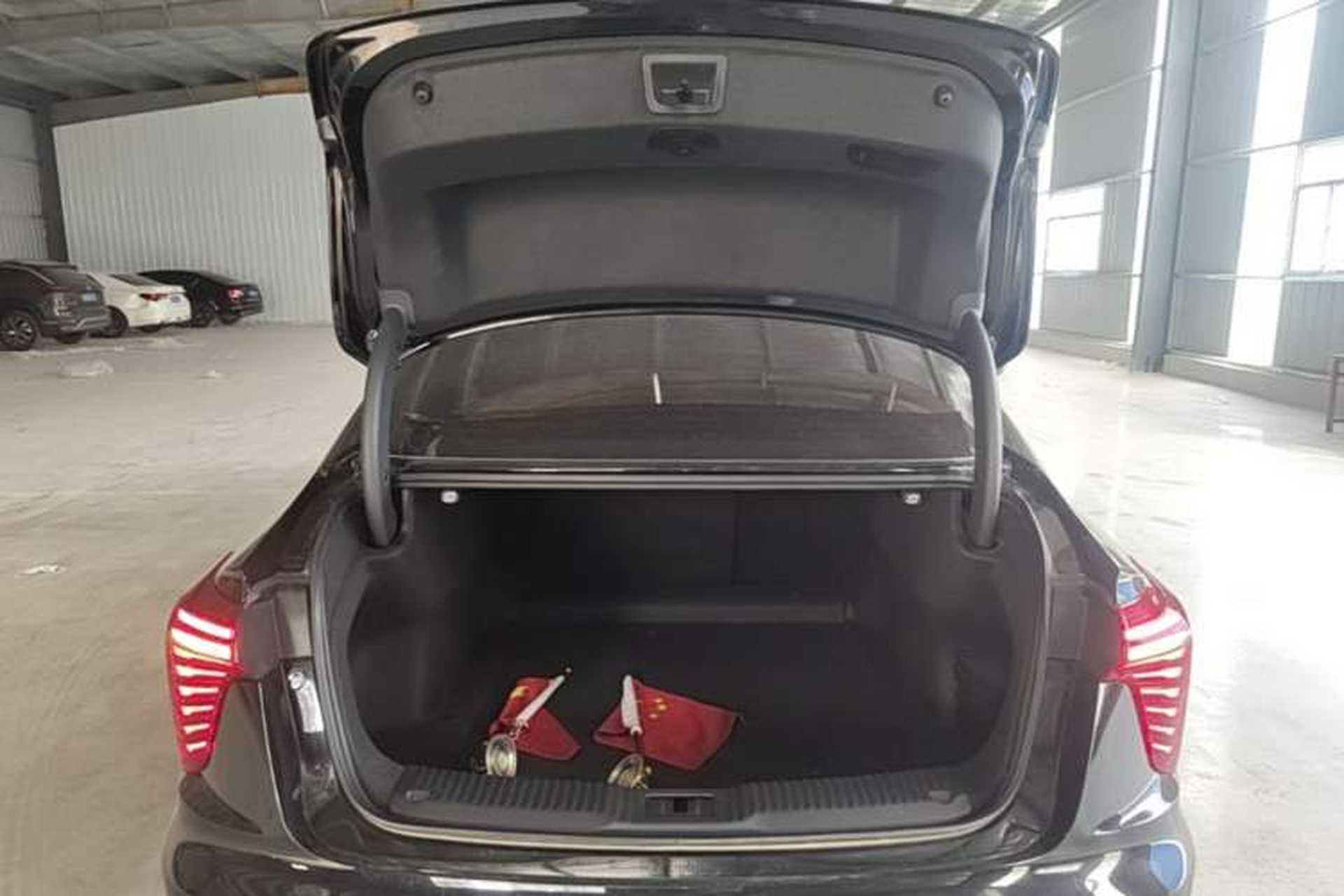 Used Hongqi H5 2024 2.0T Automatic Smart Connect Flagship Edition Trunk